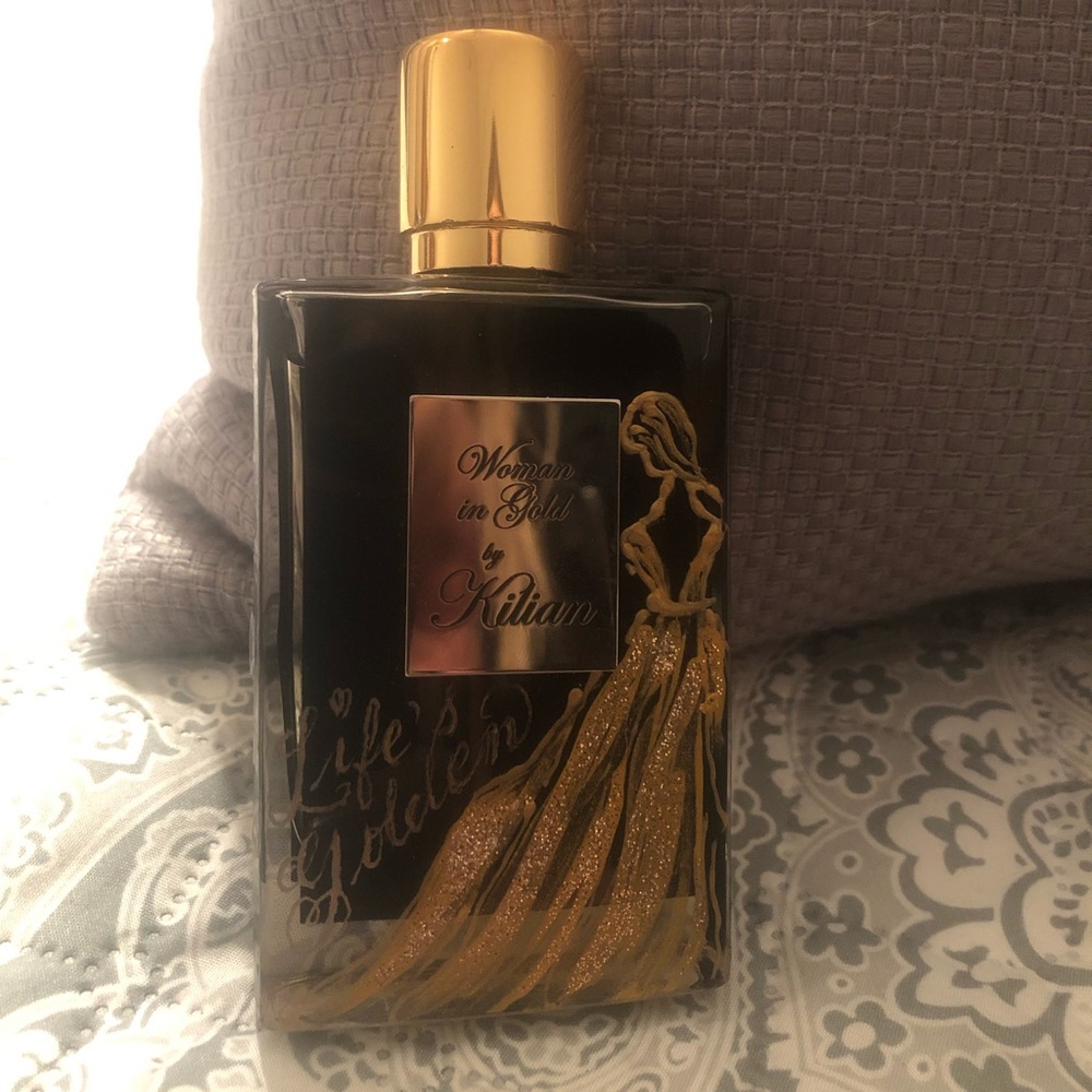 Killian woman in gold fragrance
